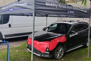 Mobilna wymiana przedniej szyby BMW u&nbsp;Klienta na&nbsp;terenie Śląska